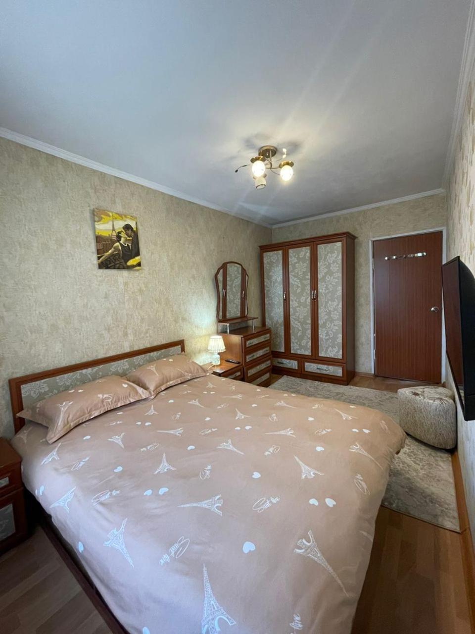 3-Х Комнатная Квартира В 5 Микр 104 Серии 4/4 Bischkek Exterior foto